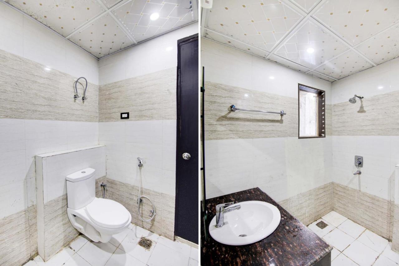 Oyo White House Hotel Noida Exterior photo