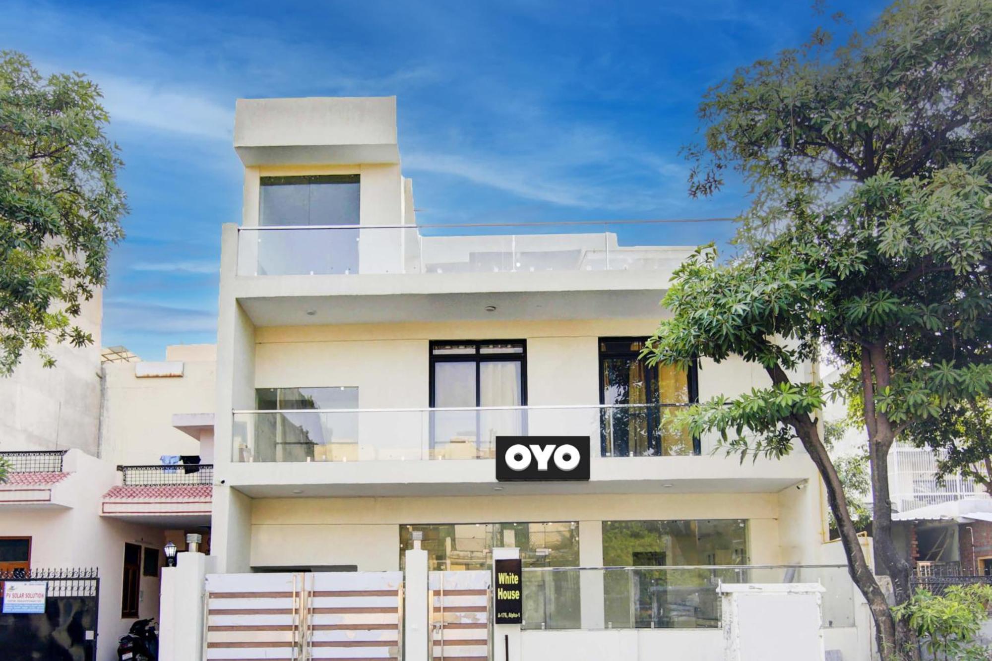 Oyo White House Hotel Noida Exterior photo
